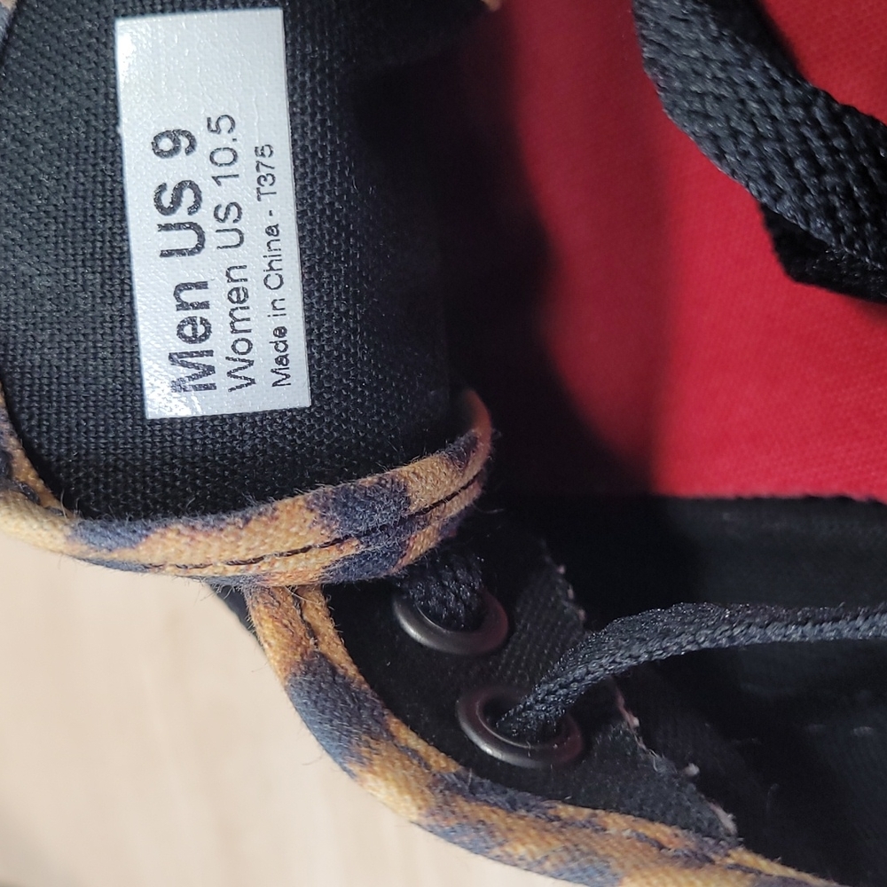 Vans Leopard-Print Low Top Sneakers in Tan and Black - Picture 10 of 10
